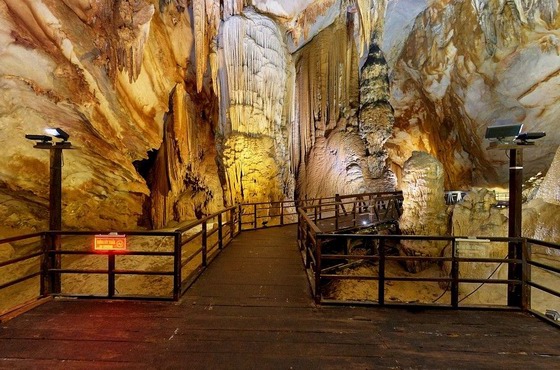 Thien Duong cave in Quang Binh